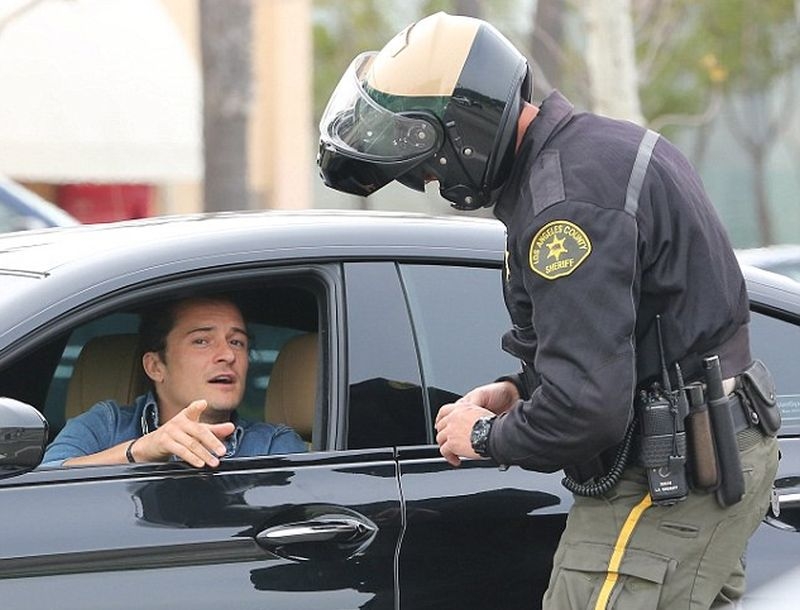 Συμβαίνει και στους διάσημους: Kλήση στον Orlando Bloom Συμβαίνει και στους διάσημους: Kλήση στον Orlando Bloom