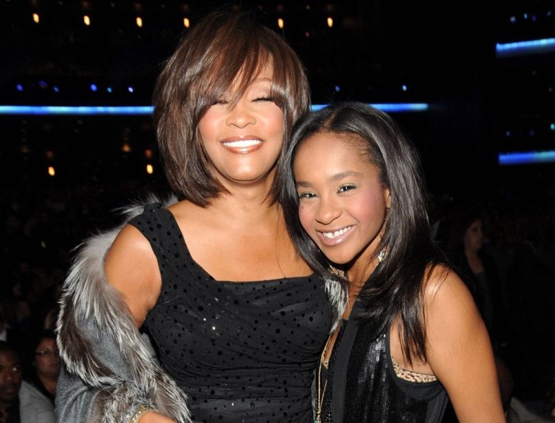 Πόλεμος οικογενειών για την κόρη της Whitney Houston Πόλεμος οικογενειών για την κόρη της Whitney Houston