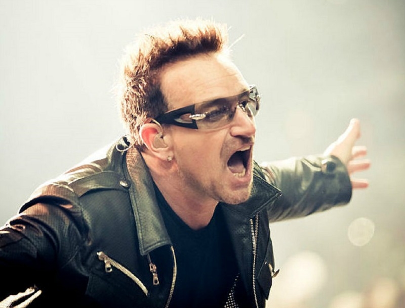 Ο Bono είναι large! Άφησε tips 150 δολαρίων για ένα σάντουιτς Ο Bono είναι large! Άφησε tips 150 δολαρίων για ένα σάντουιτς