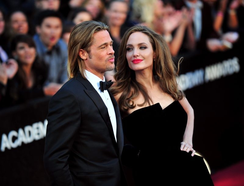 Πότε παντρεύτηκαν πραγματικά η Angelina Jolie και ο Brad Pitt; Πότε παντρεύτηκαν πραγματικά η Angelina Jolie και ο Brad Pitt;