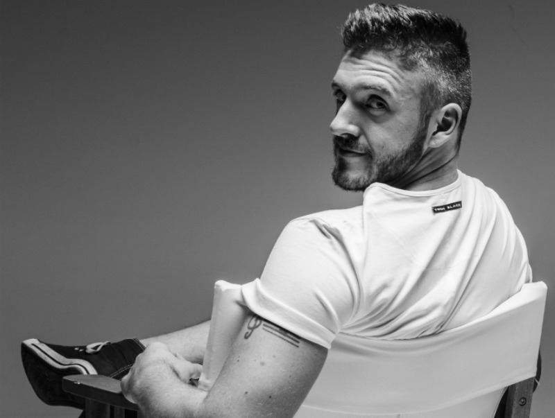 Bradley White Dale: O πατέρας μου με περίμενε έξω από τα gay clubs Bradley White Dale: O πατέρας μου με περίμενε έξω από τα gay clubs