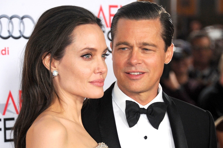 Angelina Jolie - Brad Pitt: Συμφώνησαν για την κηδεμονία των παιδιών τους Angelina Jolie - Brad Pitt: Συμφώνησαν για την κηδεμονία των παιδιών τους