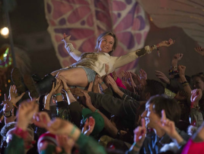 Ζήλεψες και εσύ το φεστιβάλ που ξεσάλωσε η Bridget Jones; Ζήλεψες και εσύ το φεστιβάλ που ξεσάλωσε η Bridget Jones;