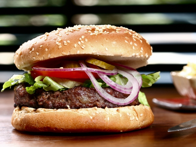 Φτιάξε αμερικάνικο burger με τα όλα του! Φτιάξε αμερικάνικο burger με τα όλα του!