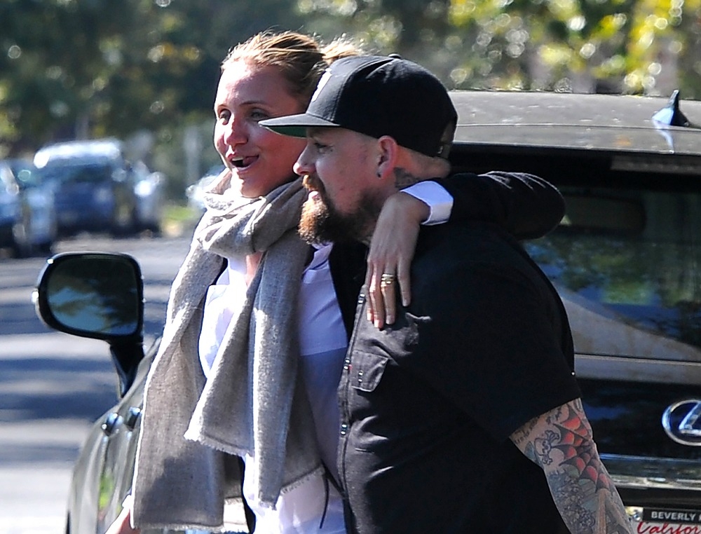 Cameron Diaz – Benji Madden: Αγκαλιές στους δρόμους Cameron Diaz – Benji Madden: Αγκαλιές στους δρόμους