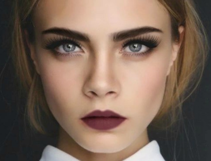 Μάθε να κάνεις κι εσύ το πιο famous beauty look της Cara Delevingne Μάθε να κάνεις κι εσύ το πιο famous beauty look της Cara Delevingne