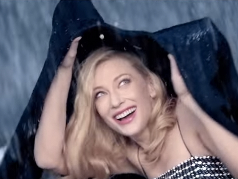 Πόσο πιο όμορφη μπορείς να γίνεις, Cate Blanchett; (video) Πόσο πιο όμορφη μπορείς να γίνεις, Cate Blanchett; (video)