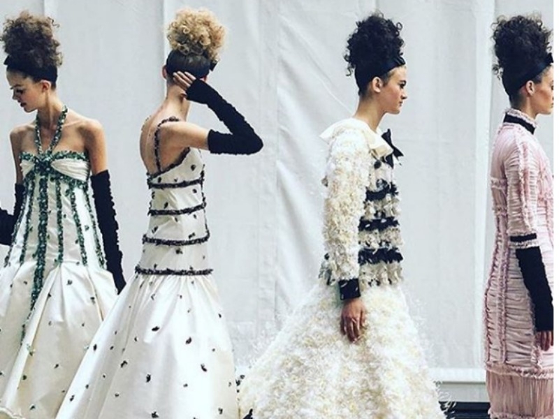 Haute Couture Week: Η Chanel μας βάζει στα backstage της νέας της συλλογής φθινόπωρο/χειμώνας 2016 Haute Couture Week: Η Chanel μας βάζει στα backstage της νέας της συλλογής φθινόπωρο/χειμώνας 2016