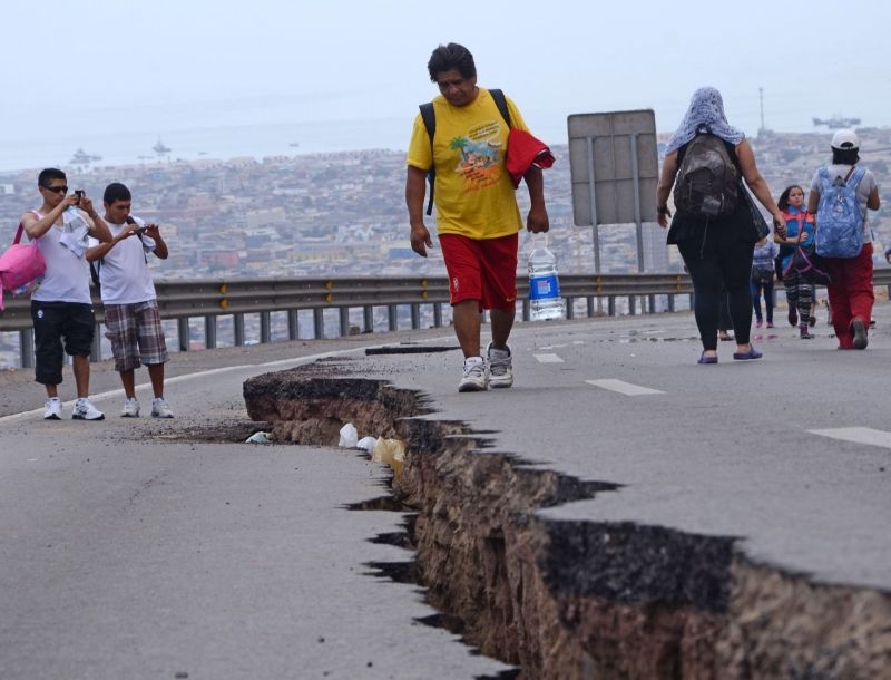 Χιλή : Σεισμός 8,3 ρίχτερ – 5 νεκροί, εκατοντάδες τραυματίες, χιλιάδες άστεγοι! Χιλή : Σεισμός 8,3 ρίχτερ – 5 νεκροί, εκατοντάδες τραυματίες, χιλιάδες άστεγοι!