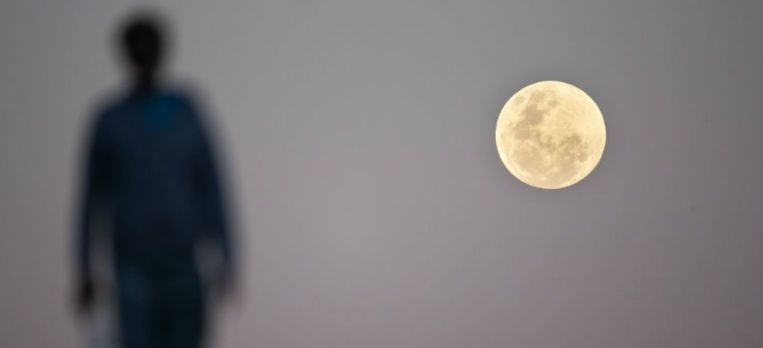 Χρονοταξιδιώτης πήγε στο έτος 8973 και πέρασε από ανιχνευτή ψεύδους Χρονοταξιδιώτης πήγε στο έτος 8973 και πέρασε από ανιχνευτή ψεύδους