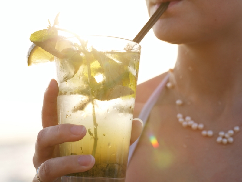 4 coctails που θα θες να φτιάξεις τώρα 4 coctails που θα θες να φτιάξεις τώρα