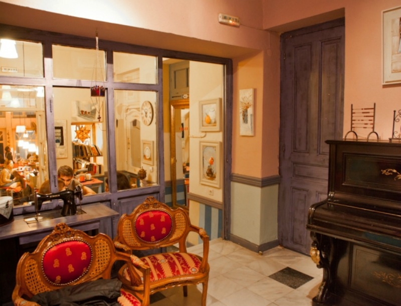 Τα πιο ζεστά cafe για να κάνεις μία στάση από τα ψώνια ή τη δουλειά σου Τα πιο ζεστά cafe για να κάνεις μία στάση από τα ψώνια ή τη δουλειά σου