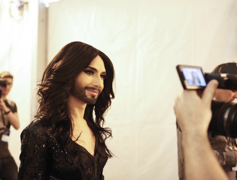 Conchita Wurst: Αγνώριστη χωρίς το μούσι Conchita Wurst: Αγνώριστη χωρίς το μούσι