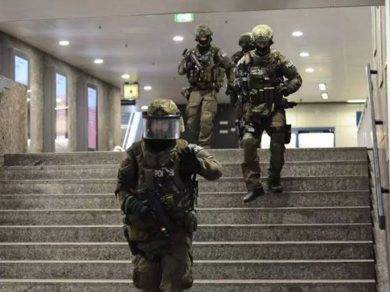 Τρομοκρατικό χτύπημα στο Μόναχο - Έλληνας ανάμεσα στους νεκρούς Τρομοκρατικό χτύπημα στο Μόναχο - Έλληνας ανάμεσα στους νεκρούς