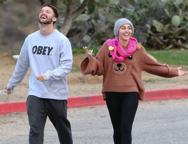 Μiley Cyrus: Πως απάντησε στις φήμες εγκυμοσύνης Μiley Cyrus: Πως απάντησε στις φήμες εγκυμοσύνης