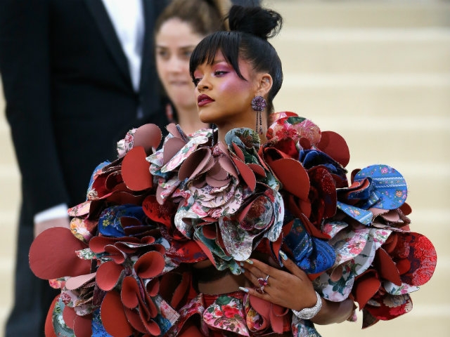 Met Gala 2017: Rihanna σε αγαπάμε Met Gala 2017: Rihanna σε αγαπάμε