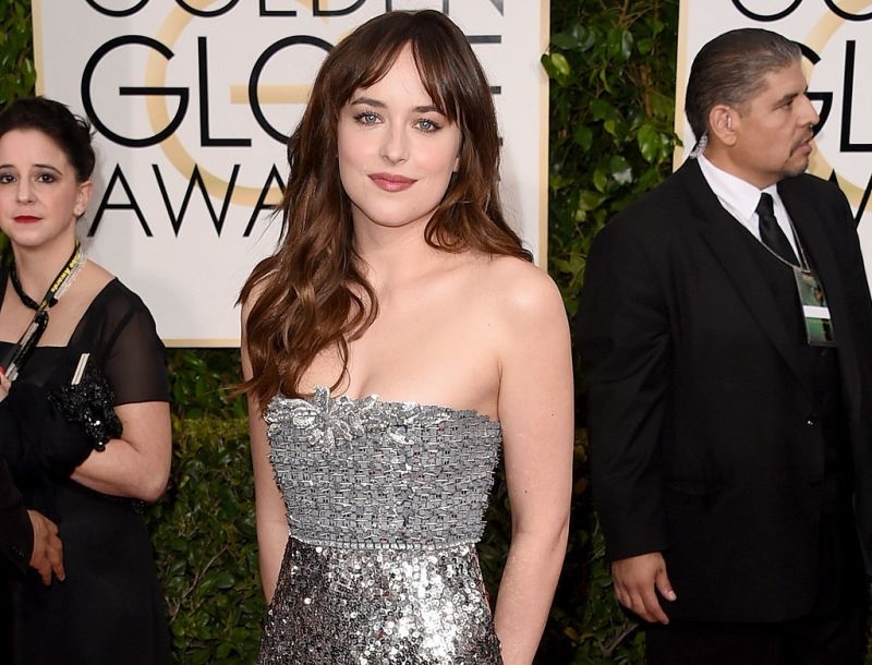 Dakota Johnson: Ξεκίνησε τα μπάνια η πρωταγωνίστρια του 50 Shades Of Grey Dakota Johnson: Ξεκίνησε τα μπάνια η πρωταγωνίστρια του 50 Shades Of Grey