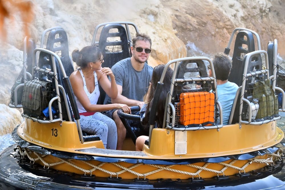 Ο Matt Damon έγινε ξανά παιδί στην Disneyland Ο Matt Damon έγινε ξανά παιδί στην Disneyland