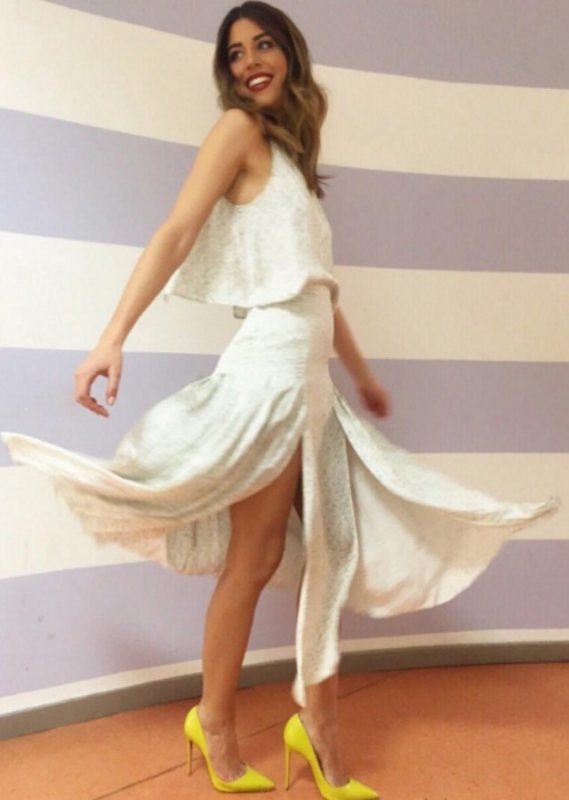 Street style : Η Demy επιλέγει λευκό τον χειμώνα και εντυπωσιάζει Street style : Η Demy επιλέγει λευκό τον χειμώνα και εντυπωσιάζει