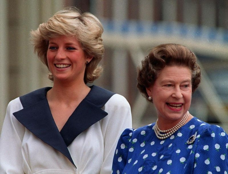 Πριγκίπισσα Diana: Η αντίδραση της Ελισάβετ στο τρακάρισμα Πριγκίπισσα Diana: Η αντίδραση της Ελισάβετ στο τρακάρισμα