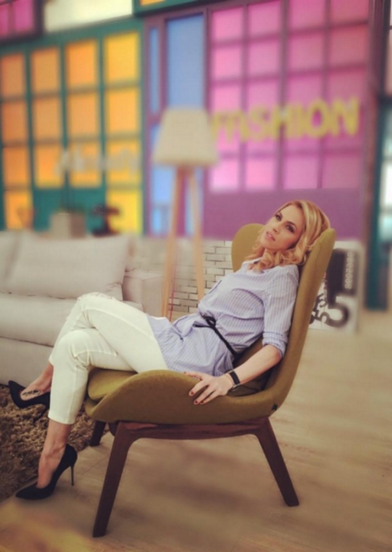Street style : Η Ντορέττα Παπαδημητρίου με office look που θα λατρέψεις Street style : Η Ντορέττα Παπαδημητρίου με office look που θα λατρέψεις