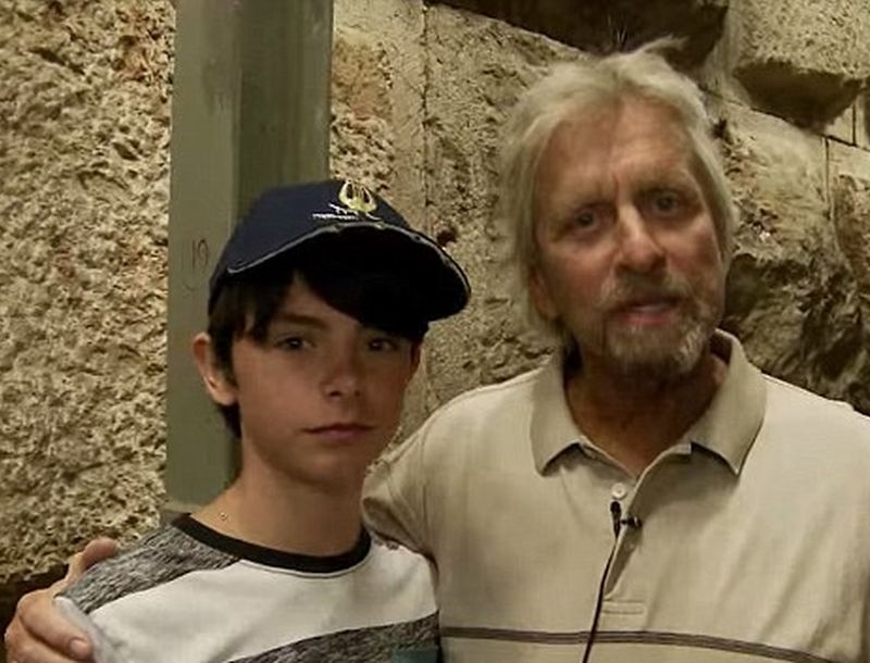 Michael Douglas: Θύμα bullying ο γιος του λόγω θρησκείας! Michael Douglas: Θύμα bullying ο γιος του λόγω θρησκείας!