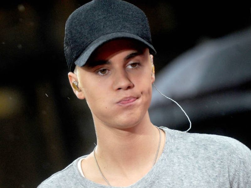 Justin Bieber : Νιώθω πως με βίασαν με τις γυμνές φωτογραφίες μου Justin Bieber : Νιώθω πως με βίασαν με τις γυμνές φωτογραφίες μου
