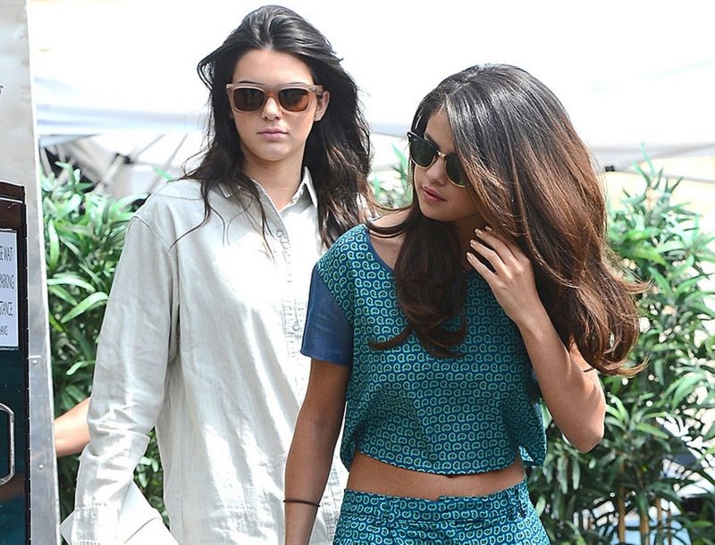 Ποιος τσακωμός; Κολλητές Selena Gomez-Kendall Jenner! Ποιος τσακωμός; Κολλητές Selena Gomez-Kendall Jenner!