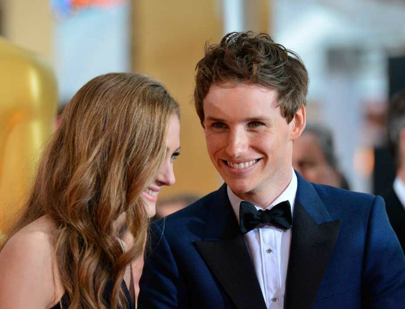 Eddie Redmayne: Δεν φαντάζεσαι τι δουλειά κάνει η γυναίκα του Eddie Redmayne: Δεν φαντάζεσαι τι δουλειά κάνει η γυναίκα του