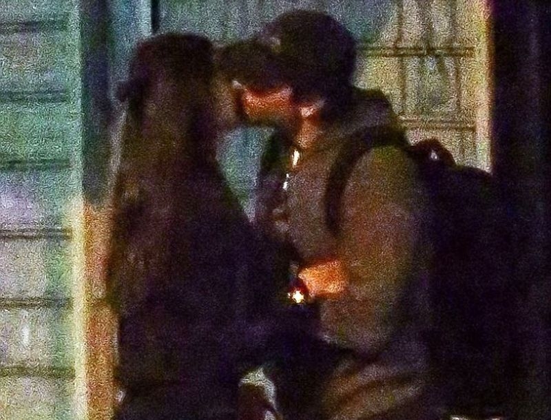Bradley Cooper – Irina Shayk: Καυτά φιλιά στη μέση του δρόμου Bradley Cooper – Irina Shayk: Καυτά φιλιά στη μέση του δρόμου