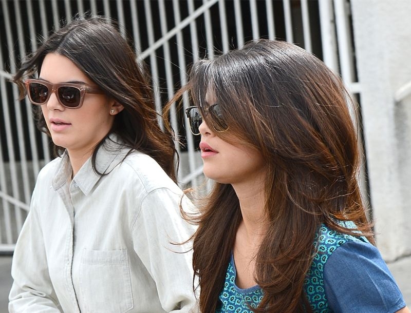 Selena Gomez: Χώρισε τον Justin Bieber επειδή βρήκε γυμνές photo της Κendall Jenner! Selena Gomez: Χώρισε τον Justin Bieber επειδή βρήκε γυμνές photo της Κendall Jenner!