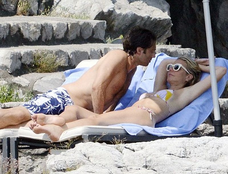 Gwyneth Paltrow: Φιλιά στην παραλία με τον Brad Falchuk Gwyneth Paltrow: Φιλιά στην παραλία με τον Brad Falchuk