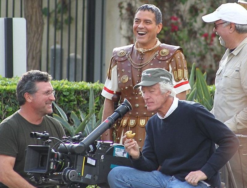 Άβε George! O Clooney σε ρόλο… Ιούλιου Καίσαρα Άβε George! O Clooney σε ρόλο… Ιούλιου Καίσαρα