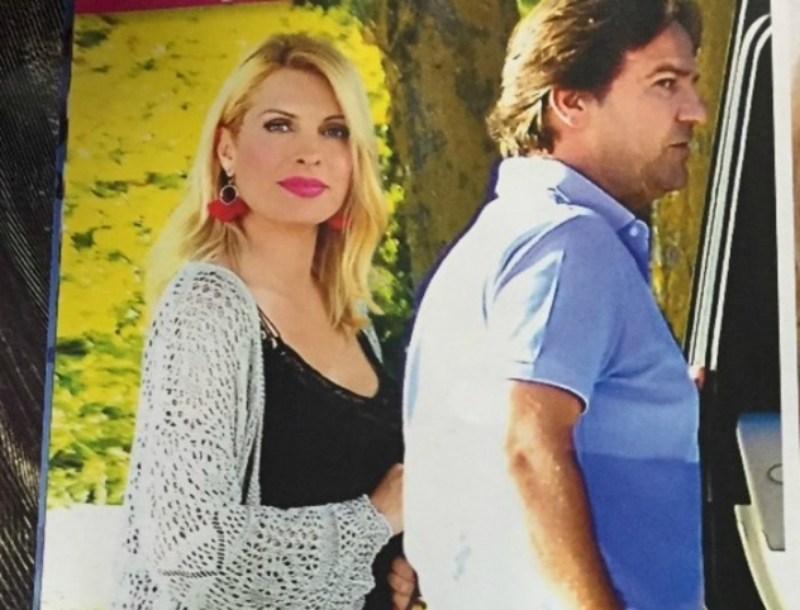 Ελένη Μενεγάκη: Με την κόρη της και τον Ματέο στην εκκλησία Ελένη Μενεγάκη: Με την κόρη της και τον Ματέο στην εκκλησία