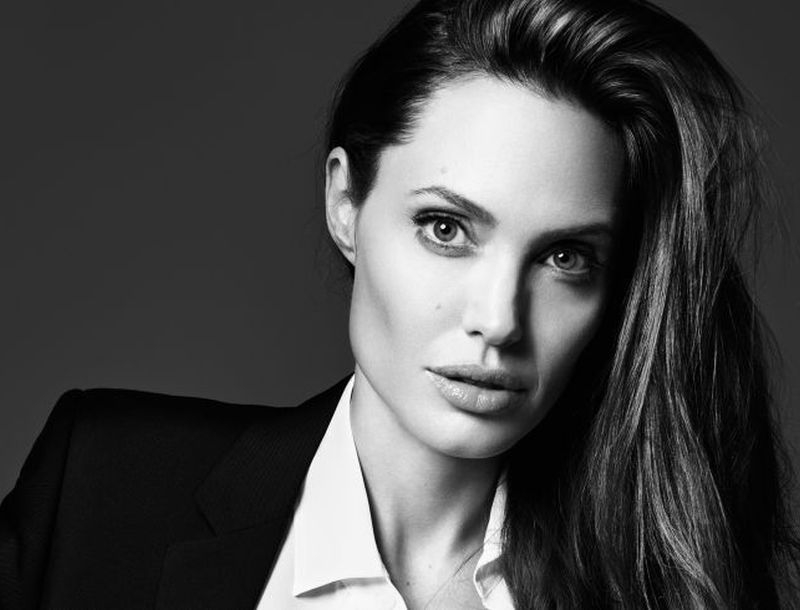 Angelina Jolie: Ό,τι δεν σε σκοτώνει σε κάνει πιο δυνατό Angelina Jolie: Ό,τι δεν σε σκοτώνει σε κάνει πιο δυνατό