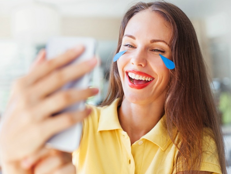 Γιατί επικοινωνούμε με Emojis; Είναι καλύτερα από τις λέξεις; Γιατί επικοινωνούμε με Emojis; Είναι καλύτερα από τις λέξεις;