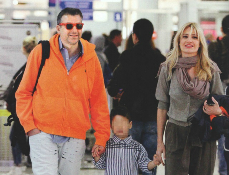 Λιάγκας - Σκορδά: Mε τον γιο τους στο αεροδρόμιο Λιάγκας - Σκορδά: Mε τον γιο τους στο αεροδρόμιο