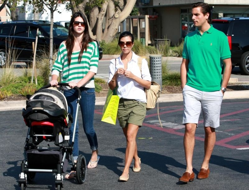H είδηση της χρονιάς: Απάτησε ο Scott Disick την Kourtney Kardashian με την... Kendall Jenner; H είδηση της χρονιάς: Απάτησε ο Scott Disick την Kourtney Kardashian με την... Kendall Jenner;