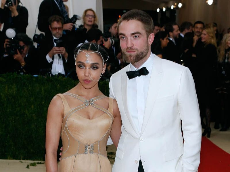 Split Alert: Χώρισαν Robert Pattinson-FKAtwigs Split Alert: Χώρισαν Robert Pattinson-FKAtwigs