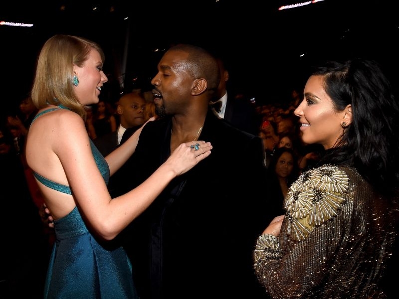Γιατί τσακώνονται πραγματικά Taylor Swift-Kim Kardashian-West; Γιατί τσακώνονται πραγματικά Taylor Swift-Kim Kardashian-West;