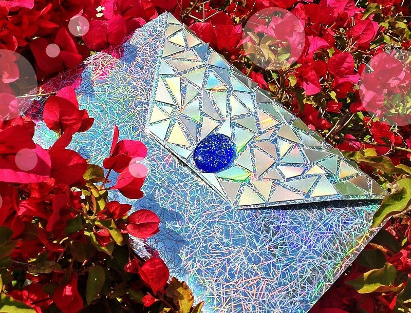 Φτιάξε το δικό σου holographic clutch με είδη γραφείου! Φτιάξε το δικό σου holographic clutch με είδη γραφείου!