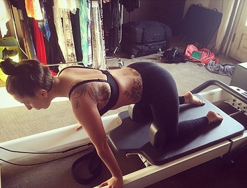 H Lady Gaga γυμνάζεται (και) στο Instagram H Lady Gaga γυμνάζεται (και) στο Instagram