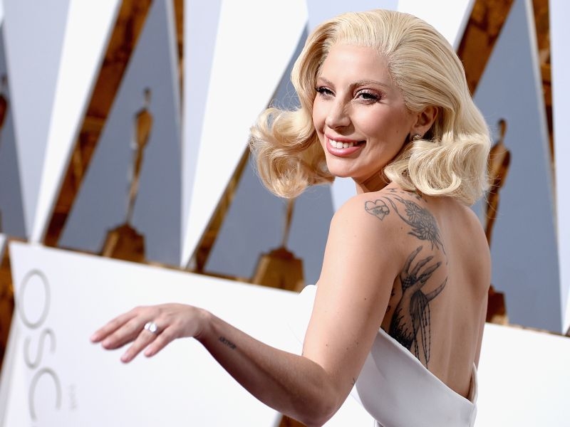 Χώρισε και γδύθηκε! Η Lady Gaga με see-through μπλούζα στη Νέα Υόρκη (+10 φορές που εμφανίστηκε γυμνή) Χώρισε και γδύθηκε! Η Lady Gaga με see-through μπλούζα στη Νέα Υόρκη (+10 φορές που εμφανίστηκε γυμνή)
