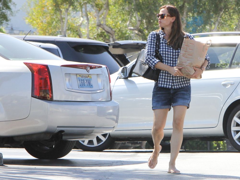 Η Jennifer Garner για ψώνια στο Los Angeles… χωρίς βέρα! Η Jennifer Garner για ψώνια στο Los Angeles… χωρίς βέρα!