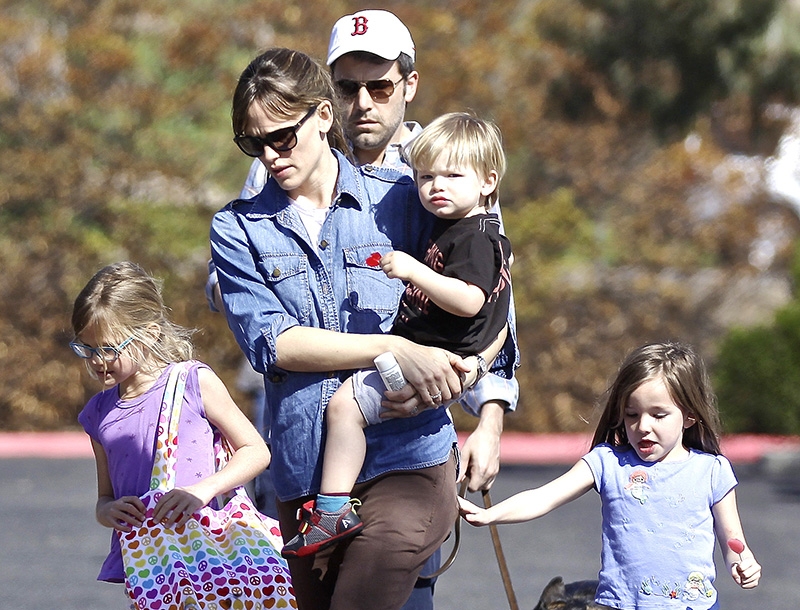 Πώς θα μιλήσει στα παιδιά της για το σεξ η Jennifer Garner; Πώς θα μιλήσει στα παιδιά της για το σεξ η Jennifer Garner;