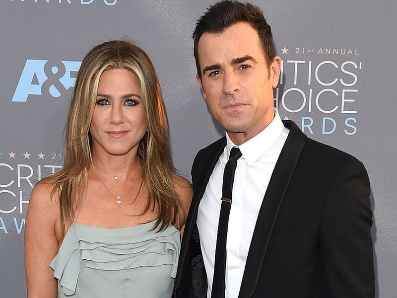 Jennifer Aniston : Έκανε προσθετική στήθους για τον πιο περίεργο λόγο Jennifer Aniston : Έκανε προσθετική στήθους για τον πιο περίεργο λόγο