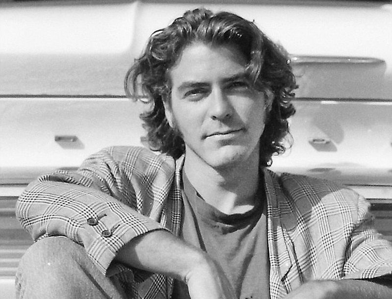 George Clooney: Οι ρετρό φωτογραφίες του με κοτσίδα και φαβορίτες George Clooney: Οι ρετρό φωτογραφίες του με κοτσίδα και φαβορίτες