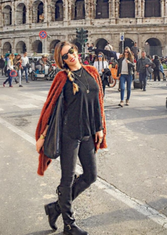 Street style : H Αθηνά Οικονομάκου ταξιδεύει πάντα με εντυπωσιακό στιλ Street style : H Αθηνά Οικονομάκου ταξιδεύει πάντα με εντυπωσιακό στιλ