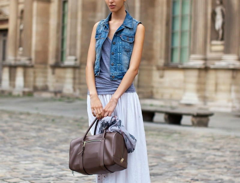 Τζιν γιλέκο : 5 stylish τρόποι να το φορέσεις