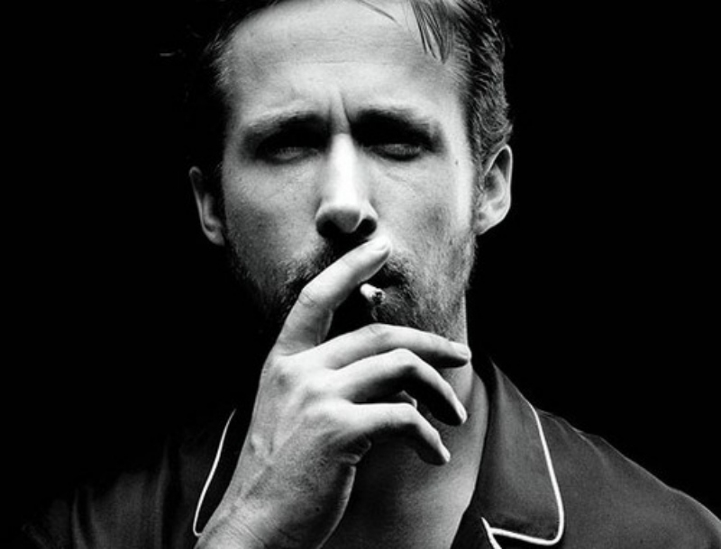 Ryan Gosling: Με εντελώς νέο look μας γυρνά πίσω στα 70s! Ryan Gosling: Με εντελώς νέο look μας γυρνά πίσω στα 70s!